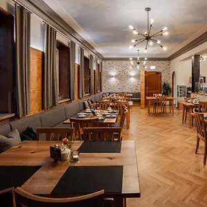 Zu Den Drei Kronen Hotel
